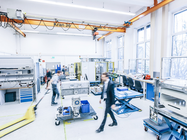 Stromrichteraufarbeitungswerkstatt spezialisiert für die Reparatur von Bombardier-Stromrichtermodulen.